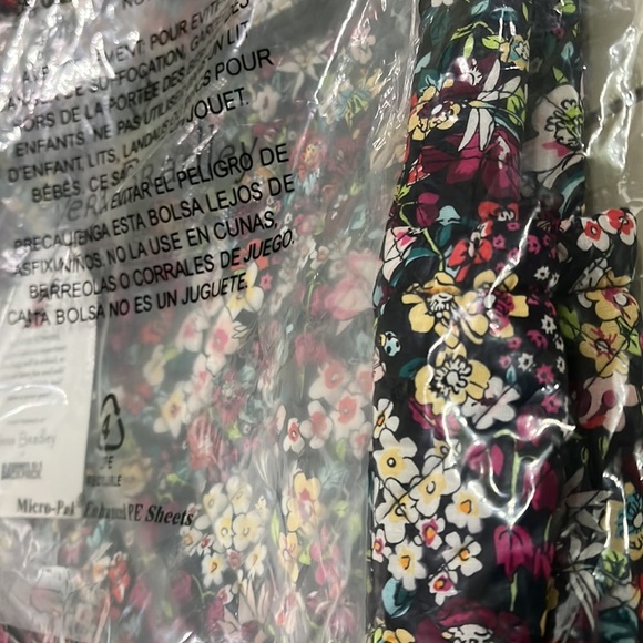 Vera Bradley Medium Backpack Quilted in Signature Cotton in Itsy Ditsy Floral - Picture 7 of 8